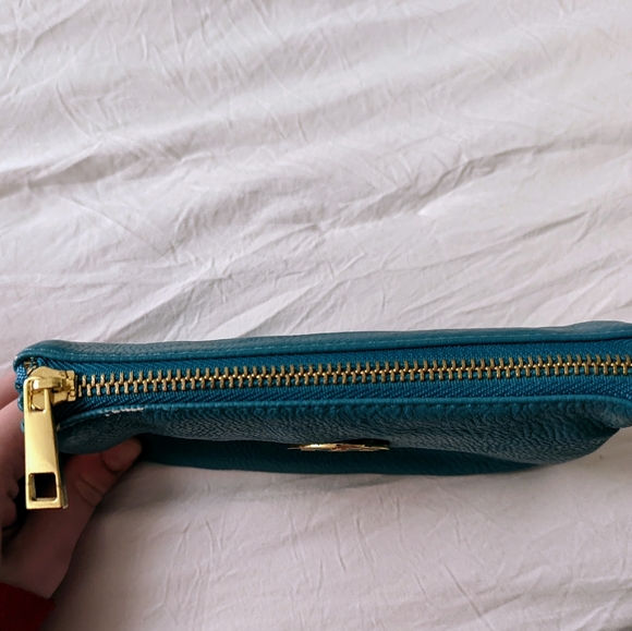 Blue hidden wallet wristlet - Picture 6 of 9